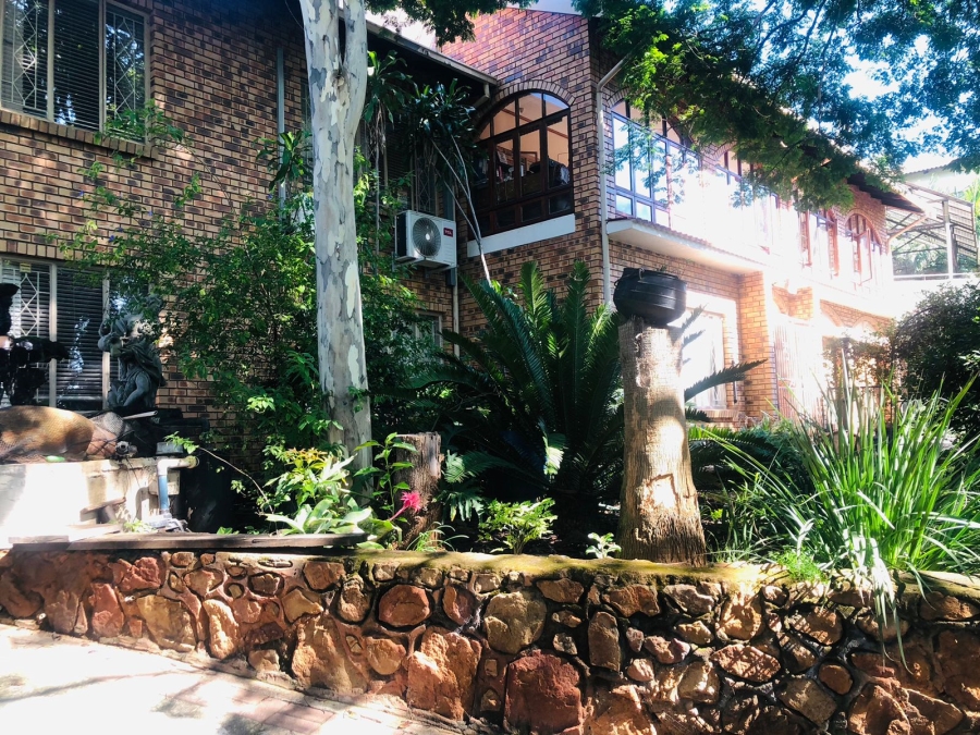 5 Bedroom Property for Sale in Protea Park North West